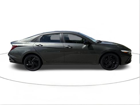 New 2026 Hyundai Elantra SEL Sport Premium FWD image 2
