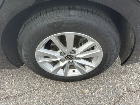 Used 2025 Toyota Camry LE image 12