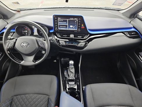 Used 2020 Toyota C-HR XLE image 12