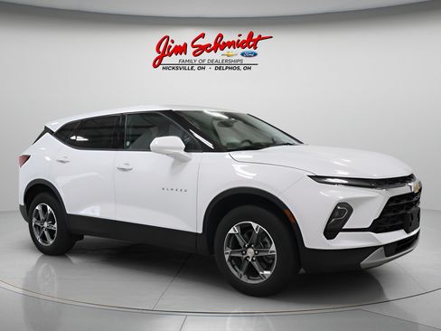 Used 2025 Chevrolet Blazer LT AWD/4WD image 1