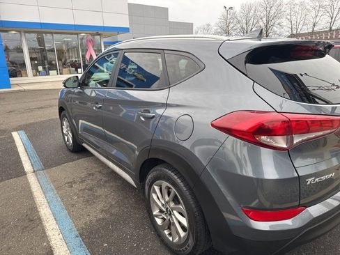 Used 2017 Hyundai Tucson SE Plus image 3
