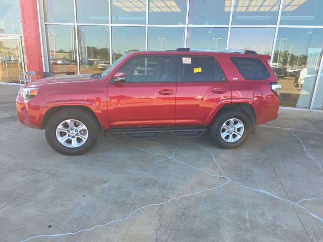 Used 2021 Toyota 4Runner SR5 Premium w/ Moonroof Package RWD image 2