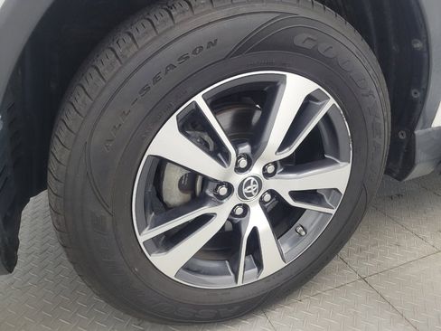 Used 2018 Toyota RAV4 XLE FWD image 31