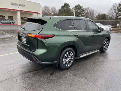 Used 2024 Toyota Highlander XLE image 10