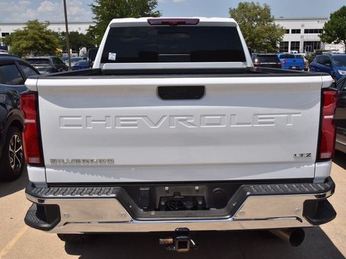 Used 2025 Chevrolet Silverado 2500 LTZ w/ LTZ Premium Package AWD/4WD image 8