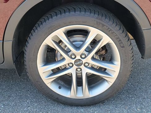 Used 2019 Lincoln MKC Reserve w/ MKC Technology Package AWD/4WD image 5
