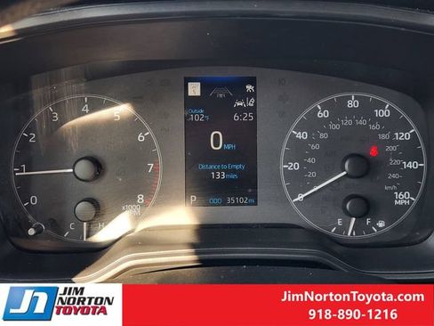 Used 2025 Toyota Corolla LE FWD image 16
