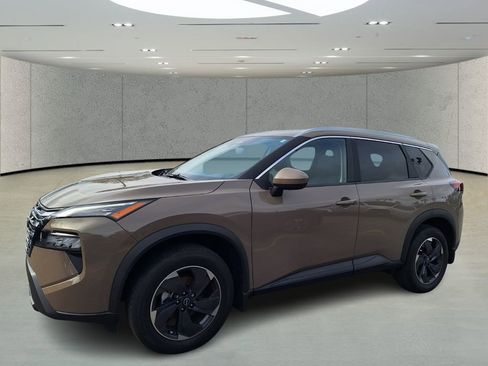 Used 2025 Nissan Rogue SV w/ SV Premium Package image 1