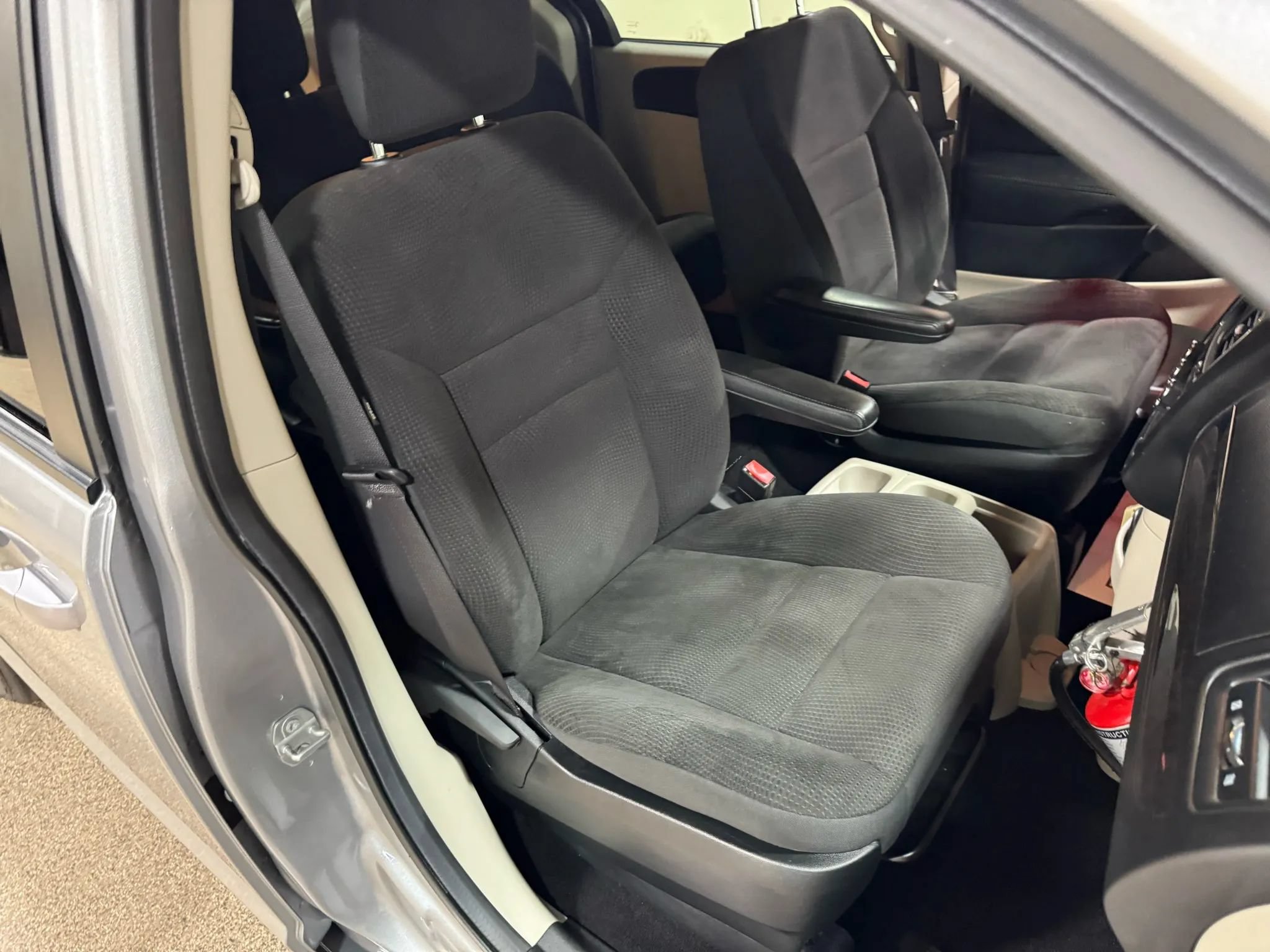 Used 2018 Dodge Grand Caravan SE FWD image 39
