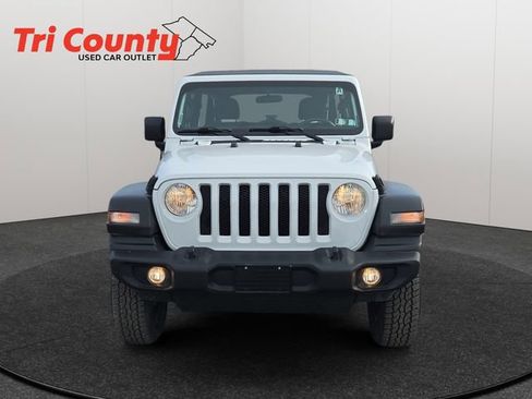 Used 2018 Jeep Wrangler Unlimited Sport image 2