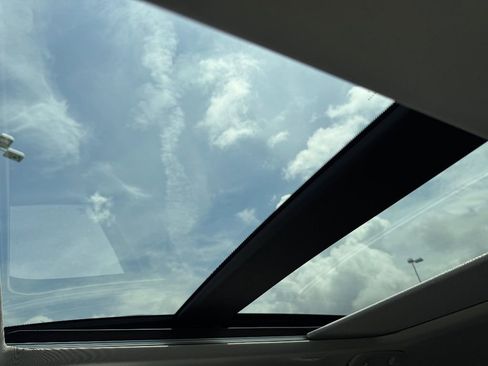 Used 2021 Nissan Rogue SL image 17