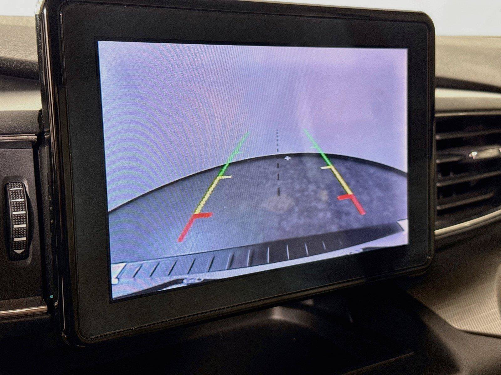 Used 2020 Ford Explorer XLT w/ Equipment Group 202A RWD image 23