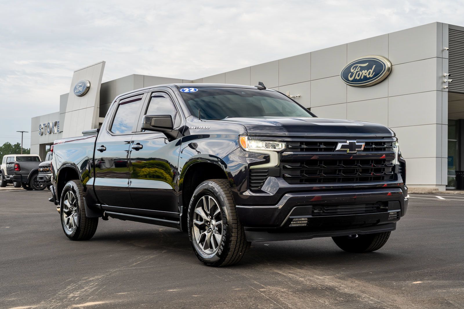 Used 2022 Chevrolet Silverado 1500 RST w/ Convenience Package II AWD/4WD image 1