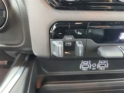 New 2026 RAM 1500 4x4 Crew Cab image 29