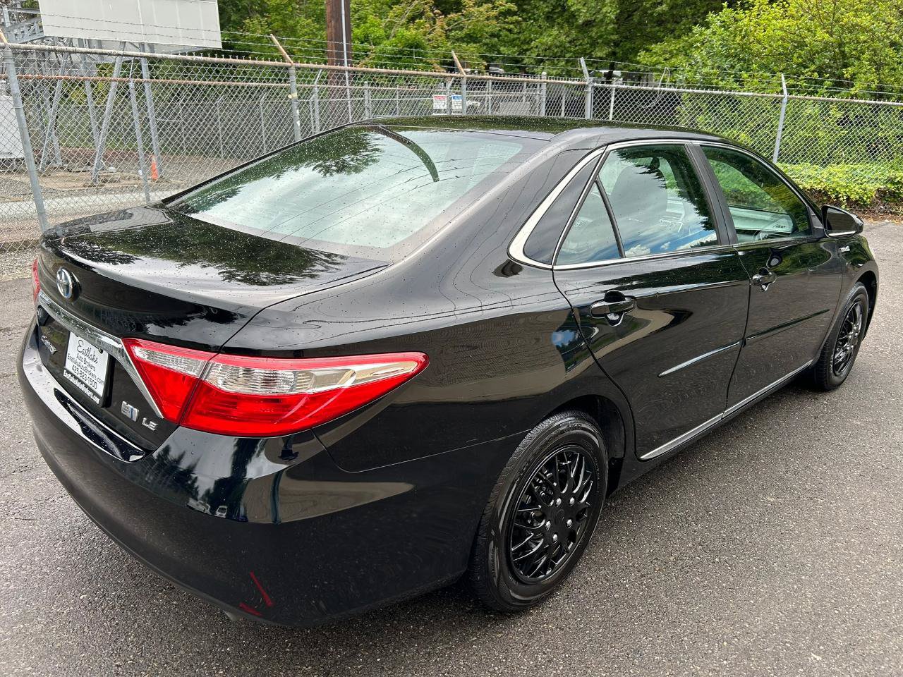 Used 2017 Toyota Camry LE FWD image 5