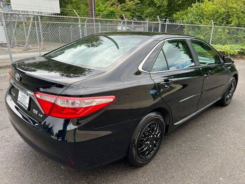 Used 2017 Toyota Camry LE FWD image 5