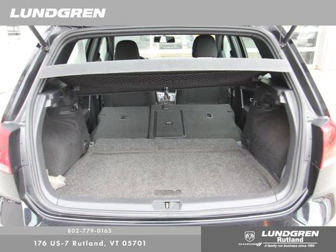 Used 2017 Volkswagen Golf 4-Door FWD image 35