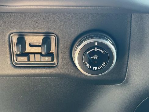 New 2026 Lincoln Navigator Black Label AWD/4WD image 32