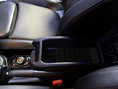 Used 2017 MINI Cooper S w/ Premium Package FWD image 31