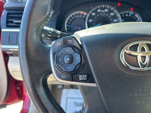 Used 2014 Toyota Camry XLE w/ Leather Package image 8