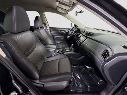 Used 2018 Nissan Rogue SV image 29