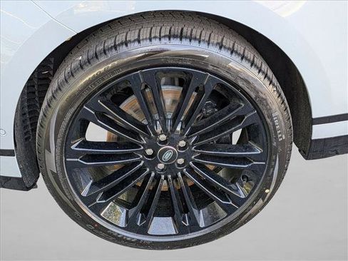 New 2026 Land Rover Range Rover Velar Dynamic SE image 9