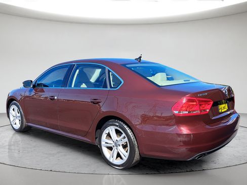 Used 2014 Volkswagen Passat 1.8T SE FWD image 3