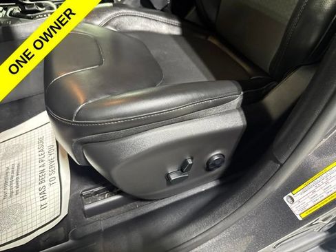 Used 2019 Jeep Cherokee Latitude Plus AWD/4WD image 14