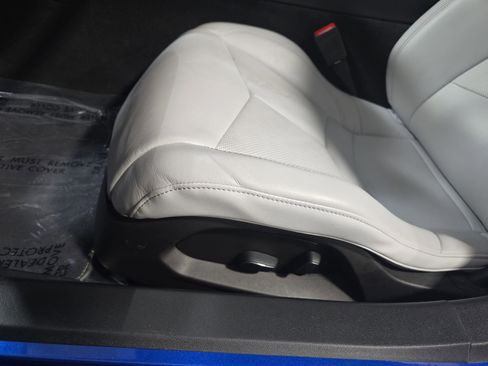 Used 2020 Chevrolet Corvette Stingray Coupe w/ 1LT image 22