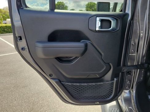 New 2026 Jeep Gladiator Sport image 10