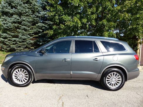 Used 2011 Buick Enclave CXL FWD image 4