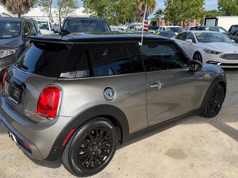 Used 2018 MINI Cooper S FWD image 5