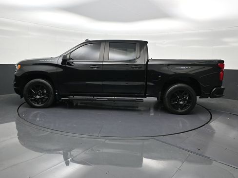 Used 2023 Chevrolet Silverado 1500 RST image 2