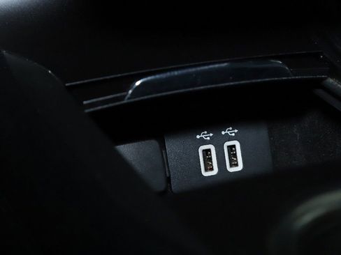 Used 2017 Lincoln MKC Premiere image 27