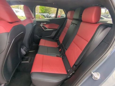 Used 2025 BMW X2 xDrive28i w/ Technology Package image 16