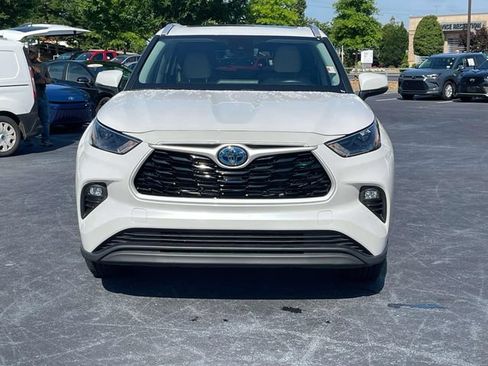 Used 2024 Toyota Highlander XLE AWD/4WD image 8