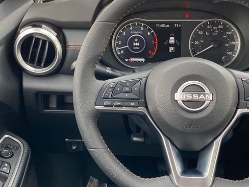 New 2025 Nissan Versa SR w/ Trunk Package image 20