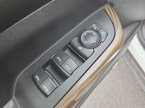 Certified 2023 GMC Acadia SLE w/ Driver Convenience Package AWD/4WD image 28