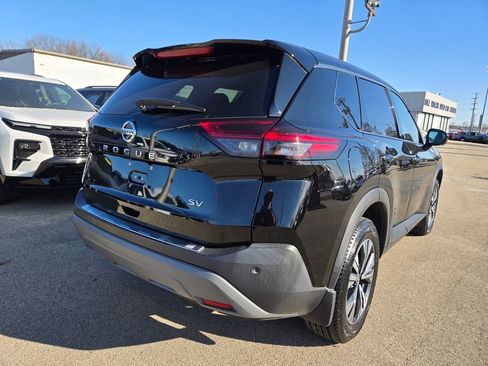 Used 2021 Nissan Rogue SV image 5