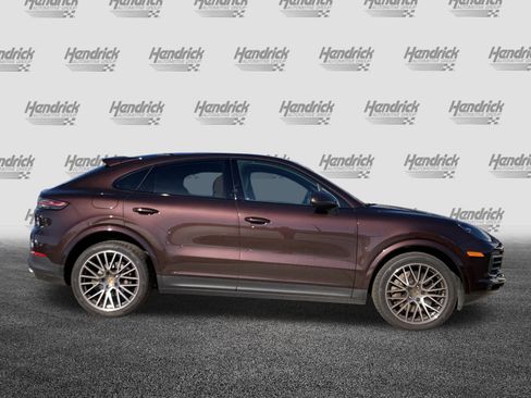 Used 2022 Porsche Cayenne Platinum Edition image 11