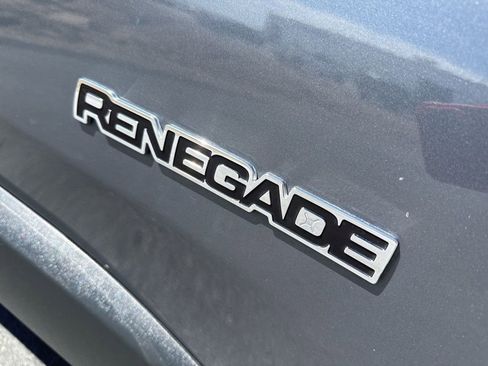 Used 2023 Jeep Renegade Latitude image 9