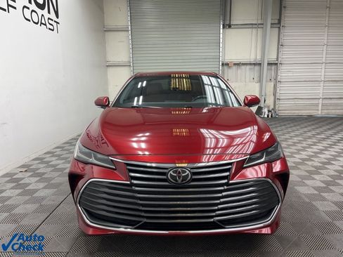 Used 2019 Toyota Avalon Limited image 9