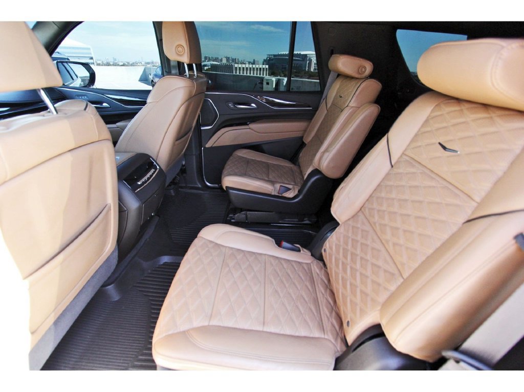 Used 2024 Cadillac Escalade Sport w/ Touring Package AWD/4WD image 7