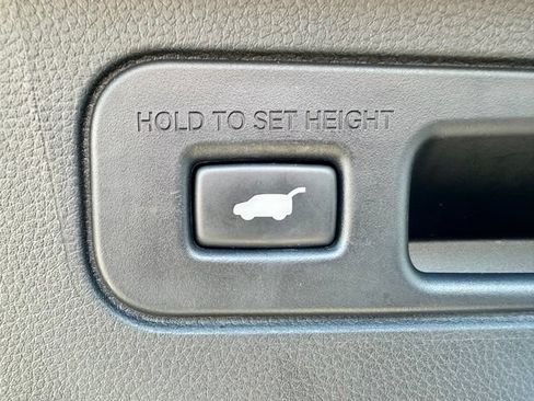 Used 2025 Honda Pilot EX-L image 8