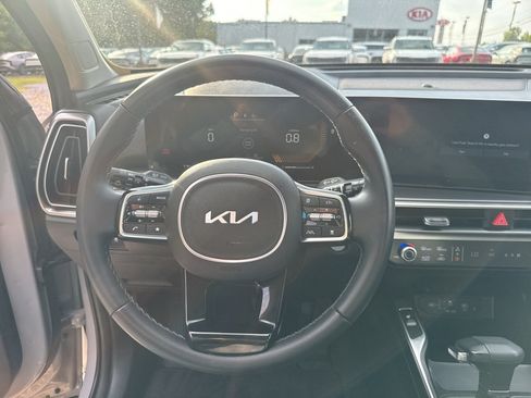 Used 2025 Kia Sorento EX FWD image 10