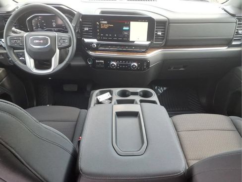 Certified 2024 GMC Sierra 1500 Elevation AWD/4WD image 6