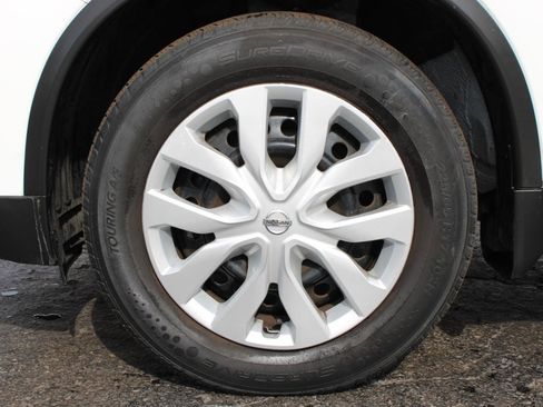 Used 2018 Nissan Rogue S image 47