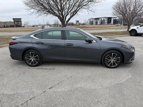 Used 2022 Lexus ES 350 w/ Premium Package image 3