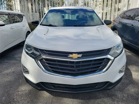 Used 2018 Chevrolet Equinox LS image 2