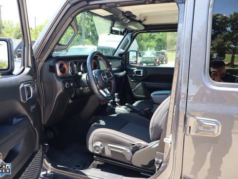 Used 2023 Jeep Gladiator Mojave w/ Trailer Tow Package AWD/4WD image 25